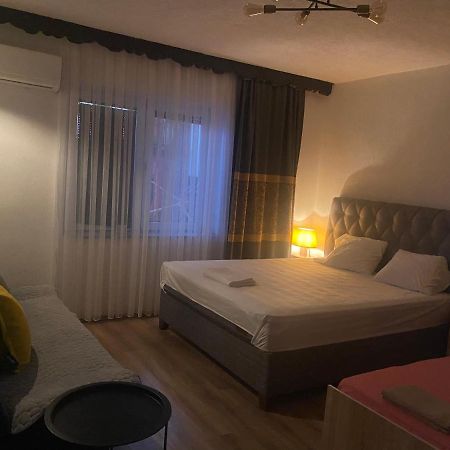 Zani Hostel Призрен Экстерьер фото