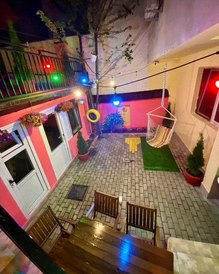 Zani Hostel Призрен Экстерьер фото