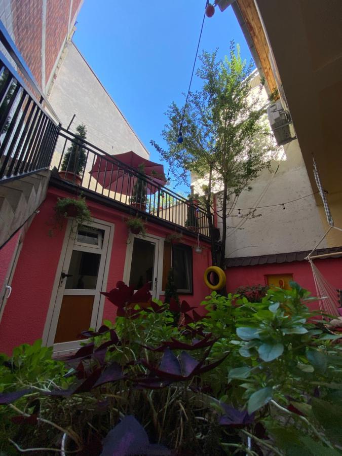 Zani Hostel Призрен Экстерьер фото