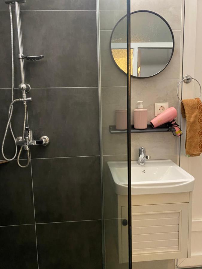 Zani Hostel Призрен Экстерьер фото