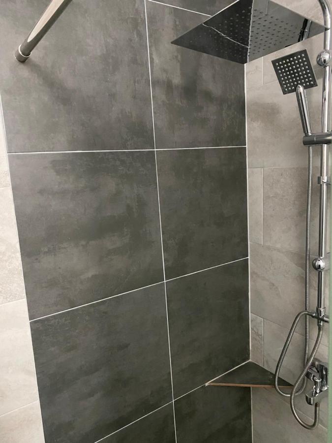 Zani Hostel Призрен Экстерьер фото
