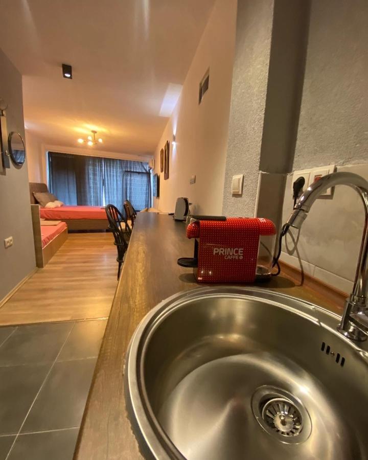 Zani Hostel Призрен Экстерьер фото
