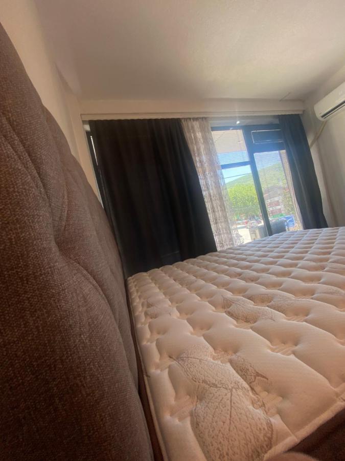 Zani Hostel Призрен Экстерьер фото