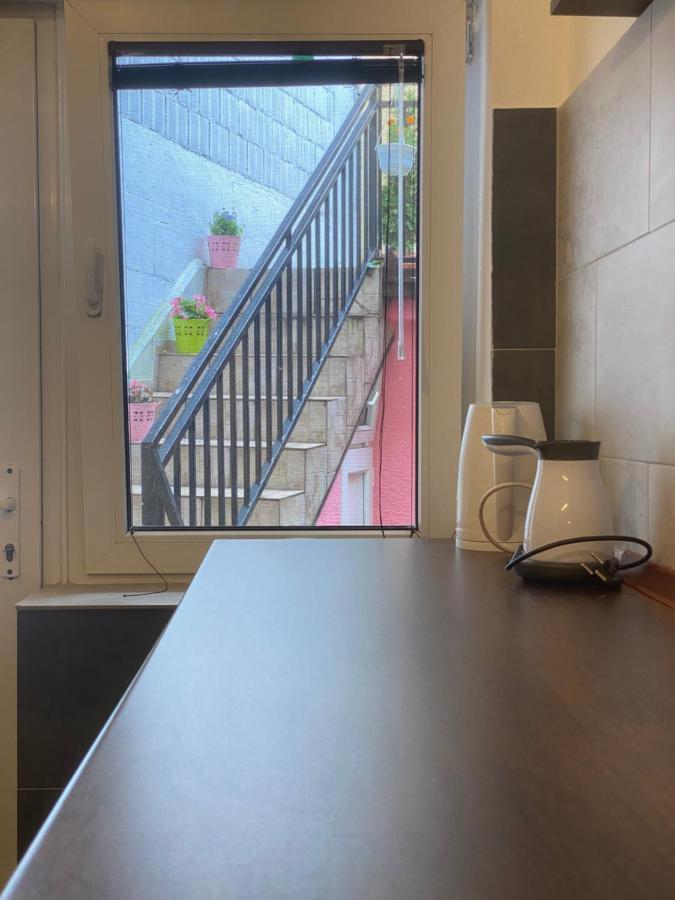 Zani Hostel Призрен Экстерьер фото