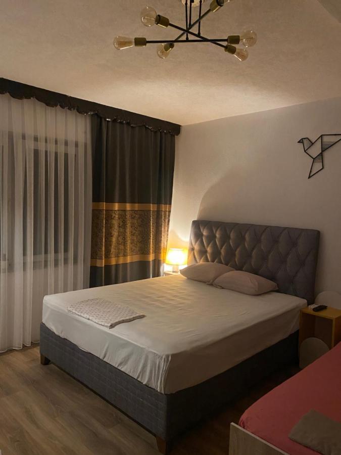 Zani Hostel Призрен Экстерьер фото