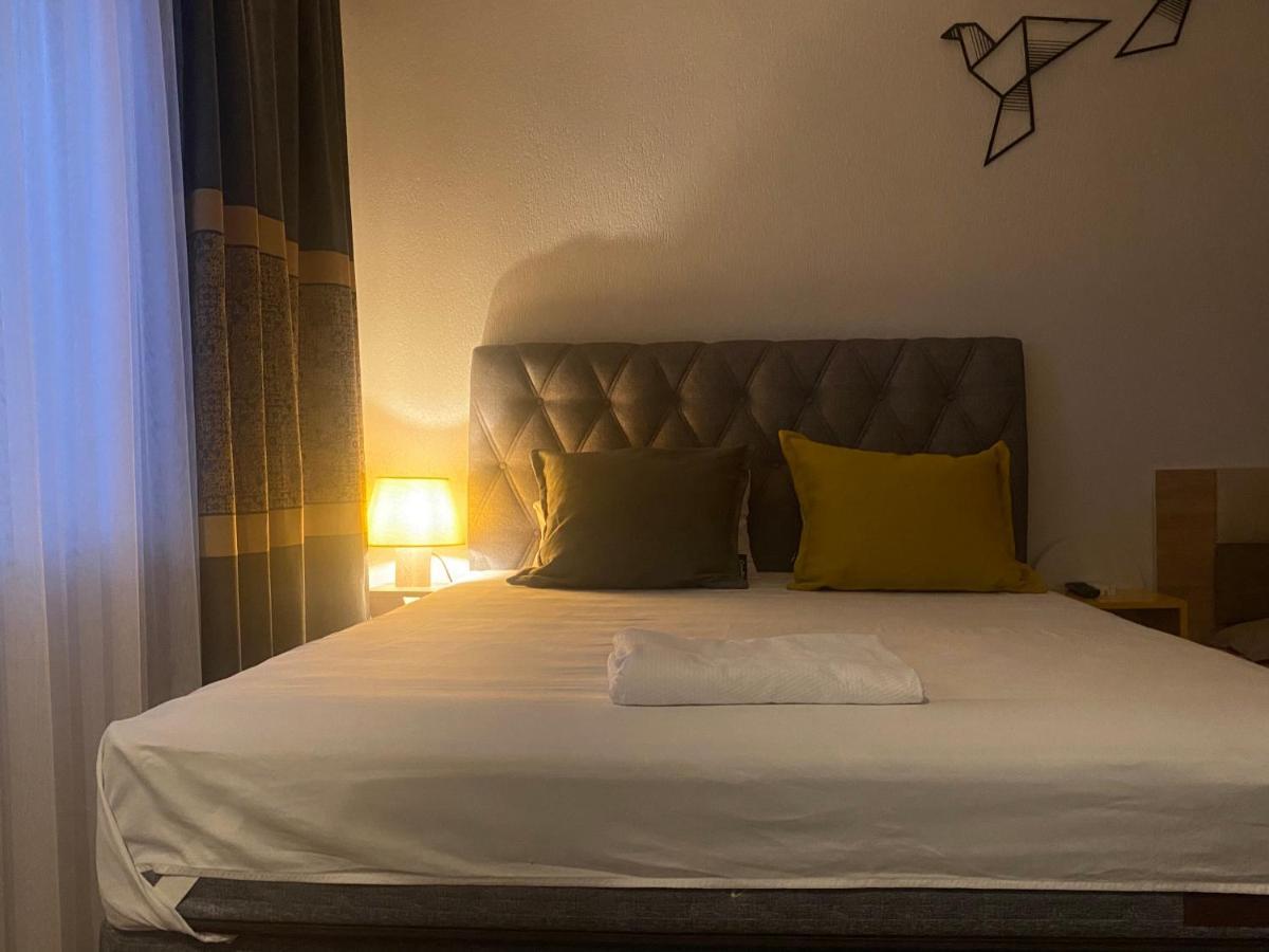 Zani Hostel Призрен Экстерьер фото