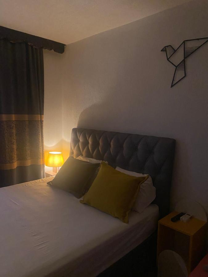 Zani Hostel Призрен Экстерьер фото