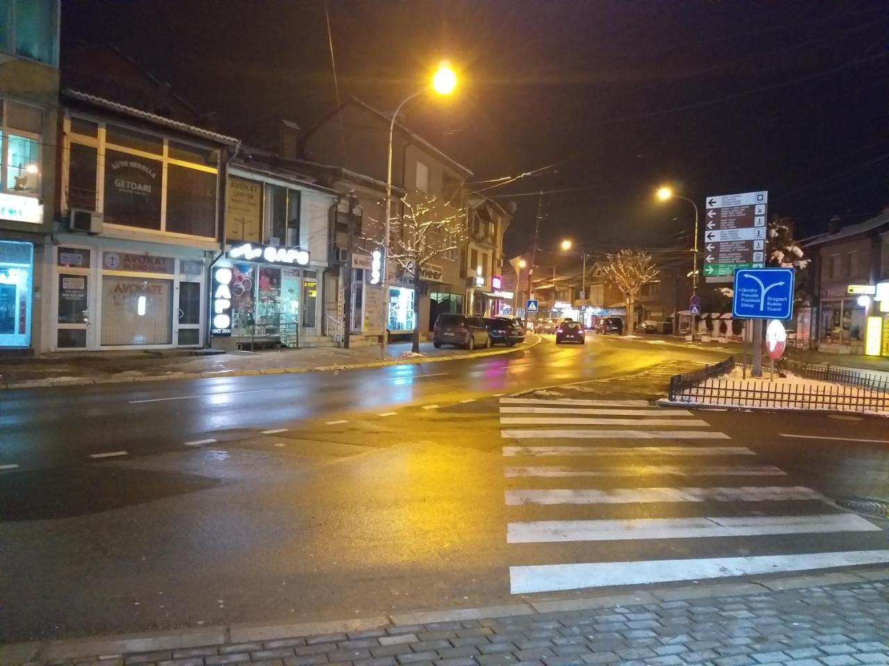 Zani Hostel Призрен Экстерьер фото